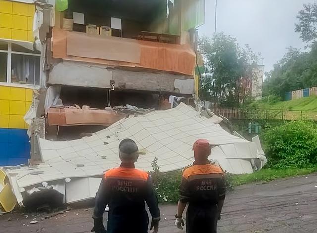 特大地震爆发！海啸瞬间淹没城市，日本遭殃，中国也危险了