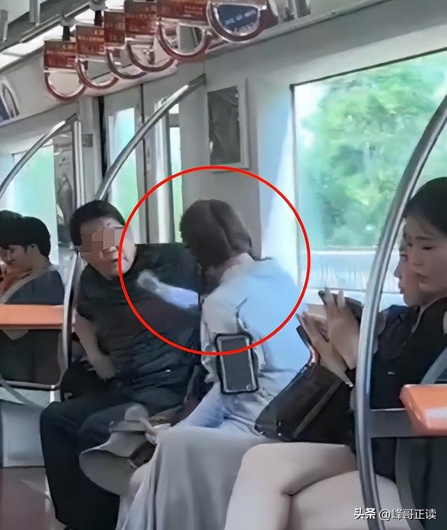 果然有情况！北京地铁占座女子打骂老人，身份被扒之后紧急关评！