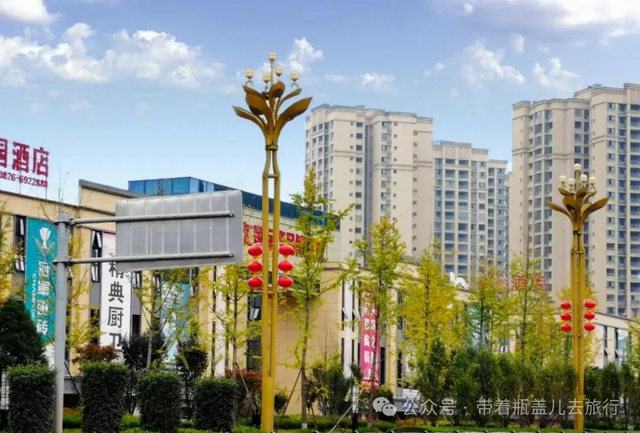 川东“反骨”小县城，身在四川心属重庆，民间戏称重庆编外成员