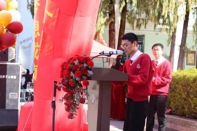 心痛！四川凉山会理的“拄拐少年”凌崇恩高考597分被录取，通知书送达时，他已不幸离世…