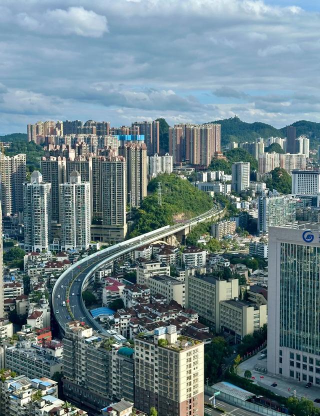 我是上海人，国庆去了一趟贵阳，被这座西南大城市震撼到了！
