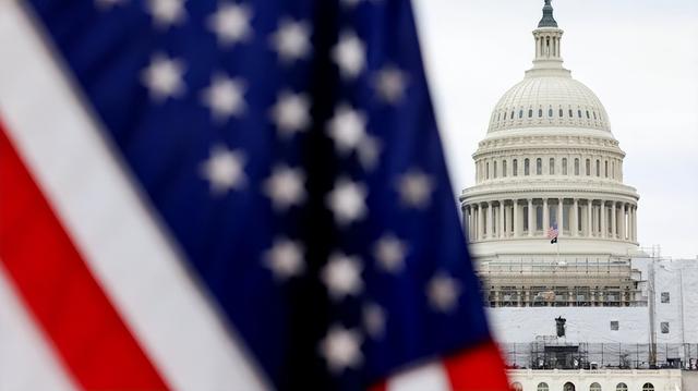 鲁比奥当着全球坦言中国强大，白宫发收缩宣言，47 周对抗终认输？