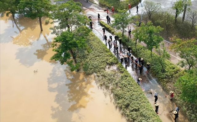 广西洪水引深思，人类在自然面前有多渺小？长江洪水史给出答案