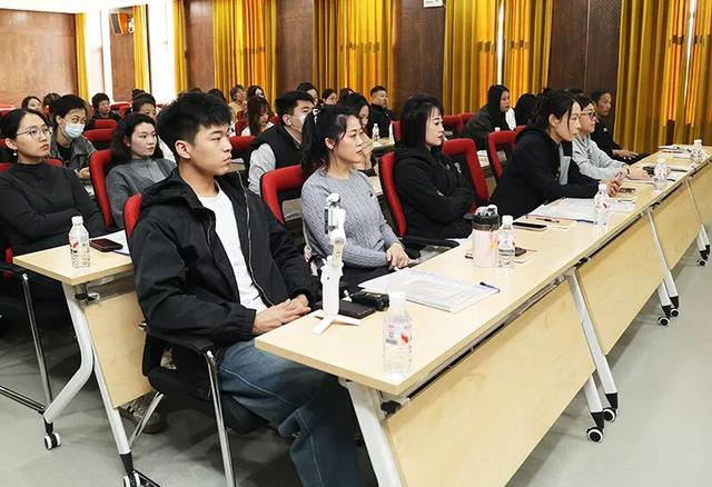 二界沟街道开展电商直播技能培训班