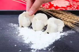 面粉加入滑石粉会怎样？医生：或带来4个隐患，为了健康快点停止图片