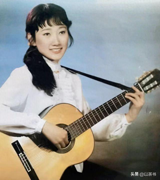 事实证明，和王刚离婚24年的成方圆，已经变成了他高攀不起的样子