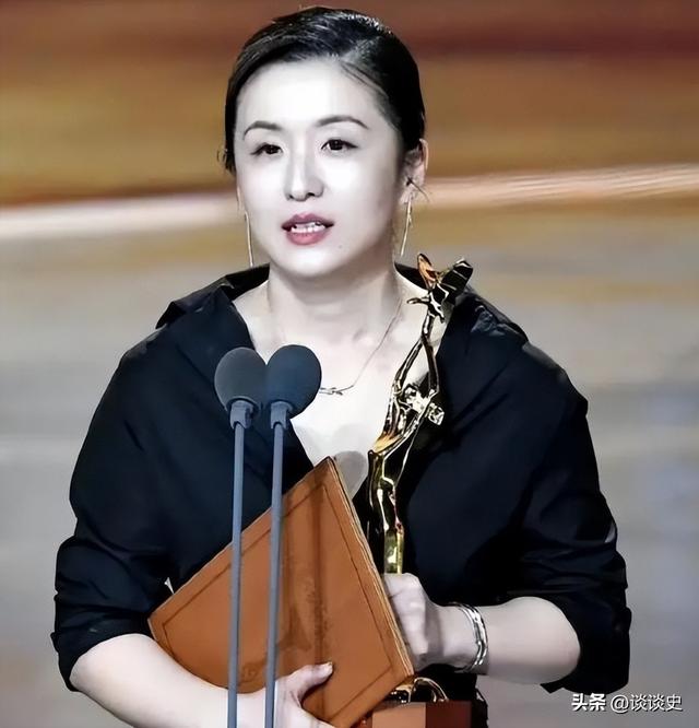 陪玩陪睡只是开胃菜，袭警、舔手指、集体嫖娼，背后的事捂不住了