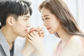 新娘高大，新郎娇小，两人鲜明对比，网友：满满安全感图片