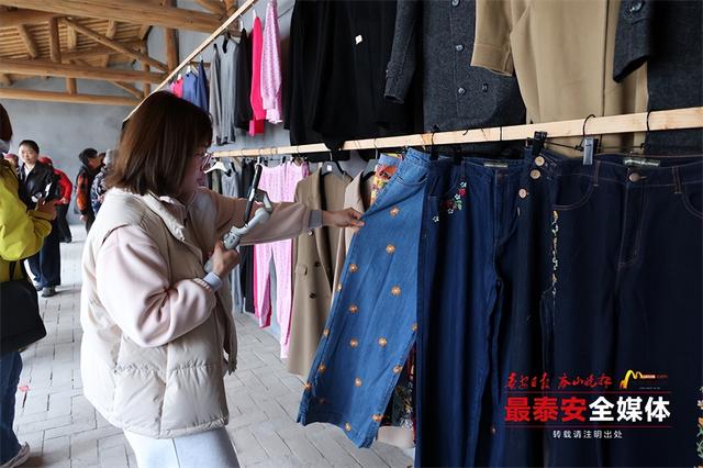 文旅搭台、产业唱戏、跨村联建 一场秋裤文化节激活“双坡”共富新动能