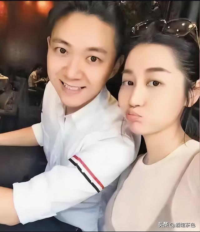 主持人李鑫现状：和家人在爱尔兰，陪读带货两不误，俩儿子都随妈