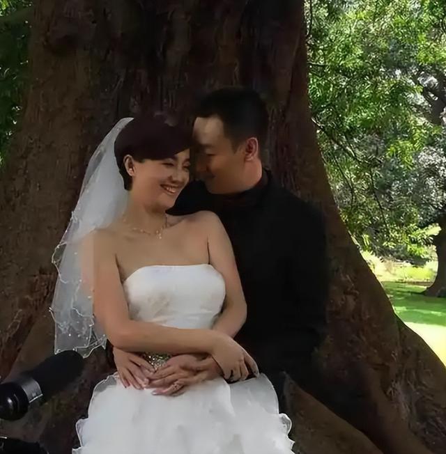 辛柏青丧妻刚满100天，离谱的事就发生了，被撮合娶马伊琍引争议