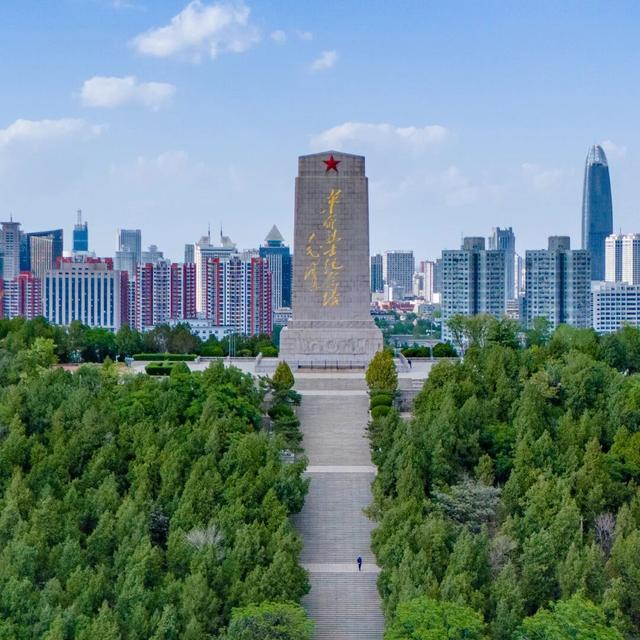 八十年回响，踏着英雄的足迹，寻一场心灵的洗礼