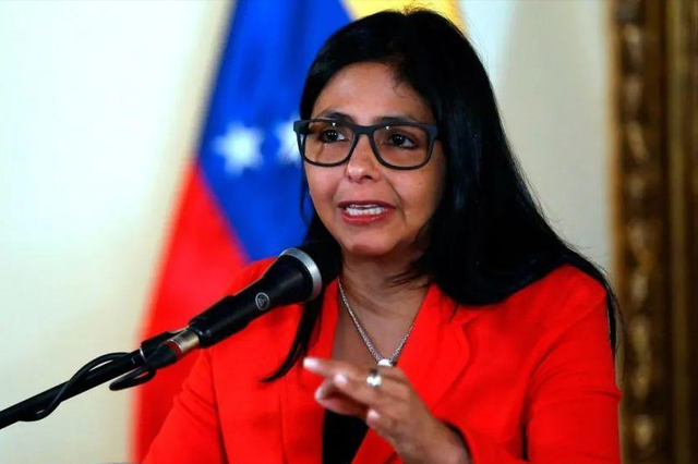 转向了？特朗普主动还油轮，白宫释放俄公民，美国第一次做出妥协