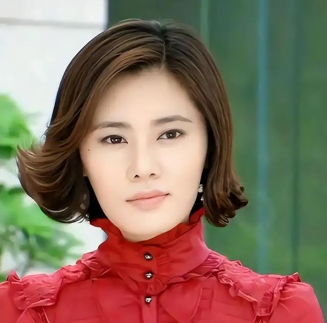 于晓光也没想到	，一场韩国总统访华的活动，竟让秋瓷炫意外出圈