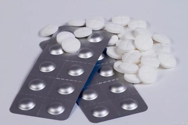 牙痛吃了甲硝唑还是不见效?搭配这个药,15分钟牙痛立消!