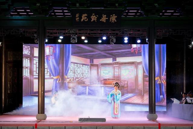 欢迎南通游客来水街，把夜晚过成流动的诗~
