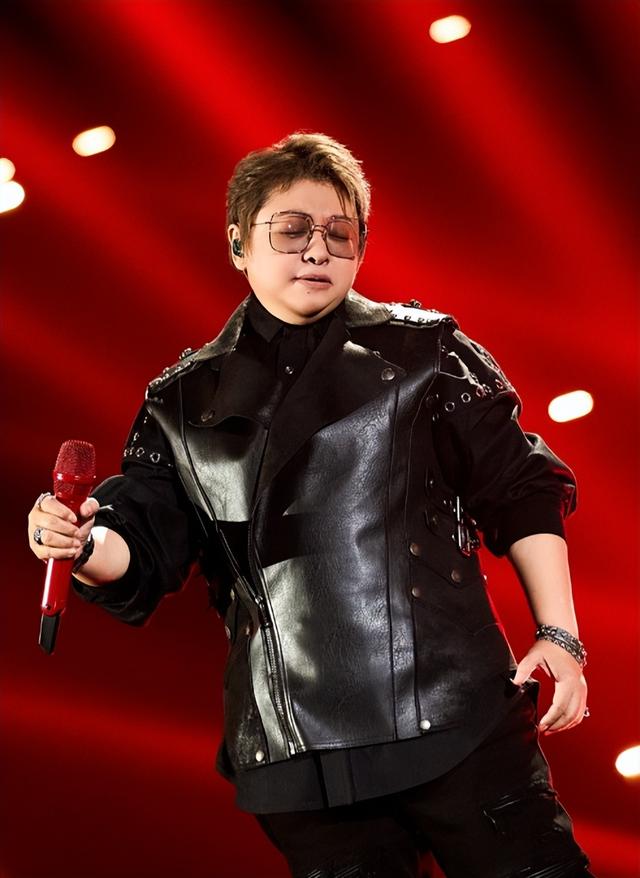 贪污上亿	、假慈善？被实名举报的韩红	，还是没有等来一声道歉