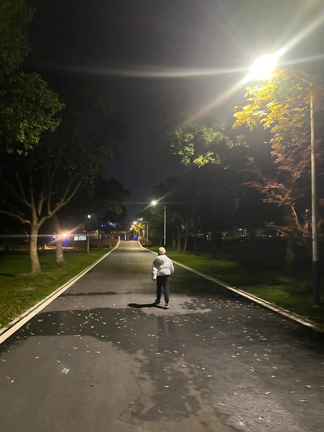 夜步嘉兴中央公园