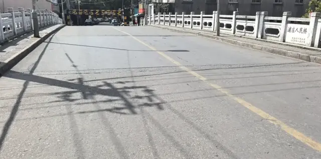 苏州仁寿桥：十五人，千岁龄，共建桥；千龄会，水长流，桥永存