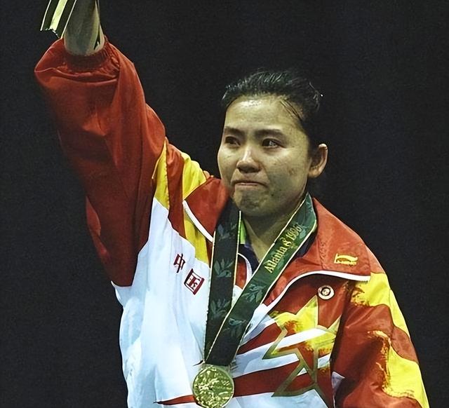 涉贪腐被带走	、败光20亿、移民改国籍，邓亚萍身上的谣言太离谱