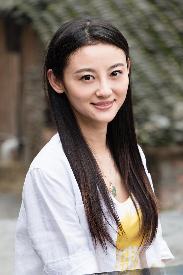 原来她早已去世！26岁全身溃烂不治而亡，被全家8口“吸血”多年