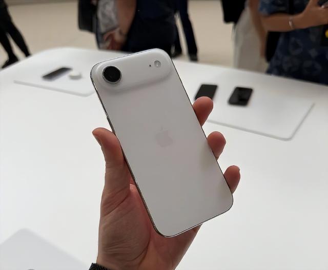 尴尬了，苹果押注的iPhone Air，变成合约机，没有全网通了？