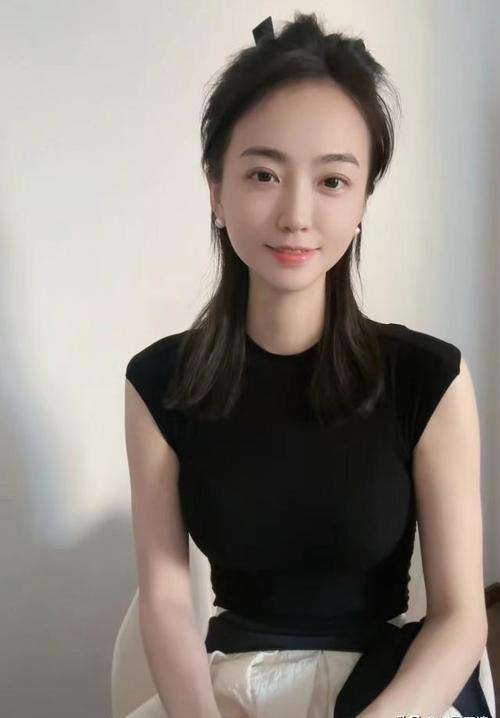 许家印被捕已2年，恒大歌舞团长白珊珊，竟低调闪婚房地产大佬？