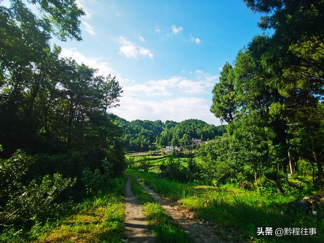 老人岩与磨刀岩：走过万仞崖壁之间不足一尺宽的险峻小道