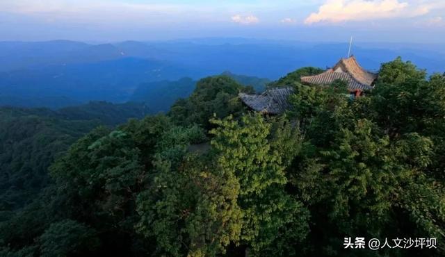 这5个宝藏避暑地，白天耍水、晚上盖被子，本地人都私藏！