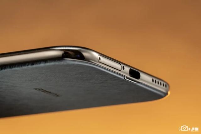 体验完华为 Mate 70 Air, 我感觉它被Air耽误了