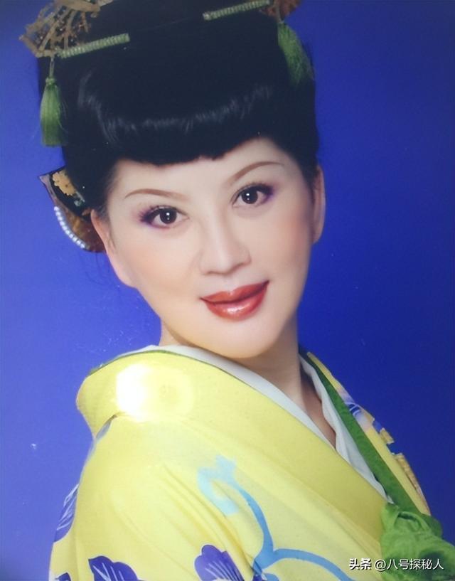 她是中国第一美妇，坐牢、离婚、拍三级片，还因太美被克林顿接见