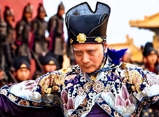 古代太监净身到底是割蛋还是割鸡？他们说话的声音真的是娘娘腔？