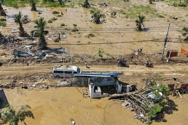 局势已恶化，菲国61个市镇大断电，忙着反华的马科斯，被要求下台