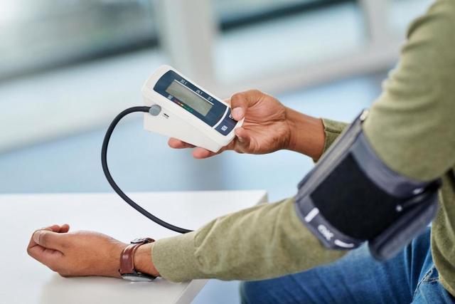 医生发现：天冷坚持戴帽子的人，过不了6个月，身体会有这7变化