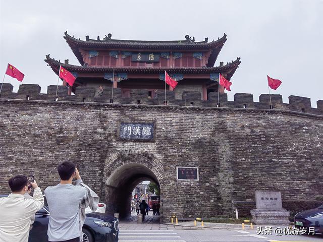 襄阳古城汉江风景很美