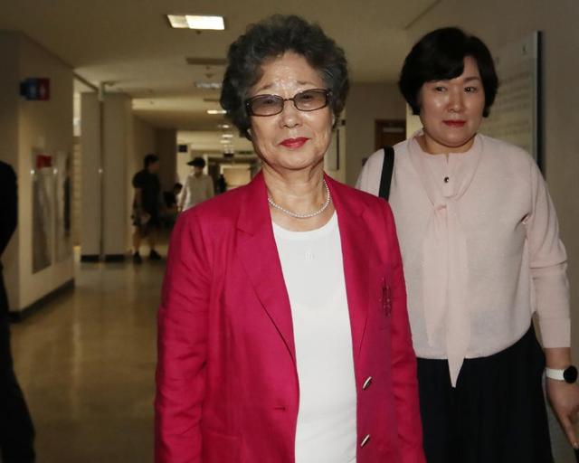 被强奸时她硬咬掉坏人舌头，获刑却比强奸犯还长？61年后终判无罪