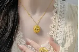 被黄金鸽子蛋闪迷糊了~|之 适合年轻人的那些爆闪的黄金手链镯首饰图片