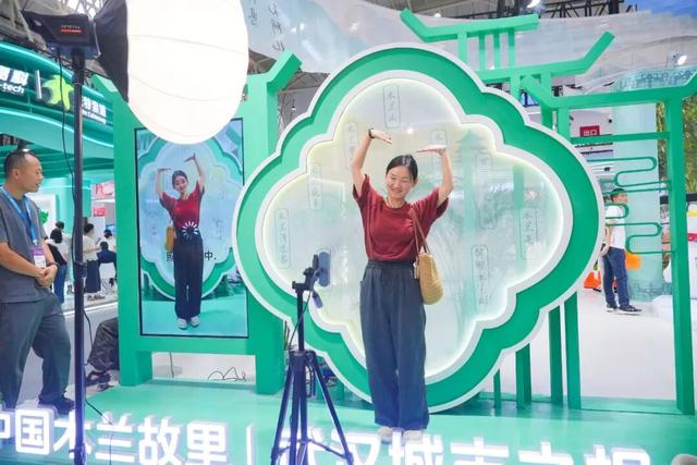 火到紧急加票！今天TA依旧人…从…众…