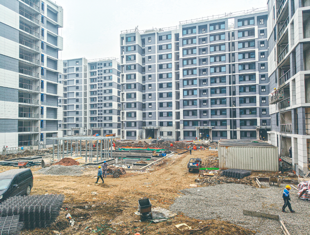 国家出手！老房子“免费”换新房？全国已试点，这批人身价要涨！