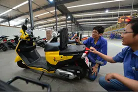 电摩的正常寿命是几年？骑一年电摩会比摩托车省多少钱？答案来了图片