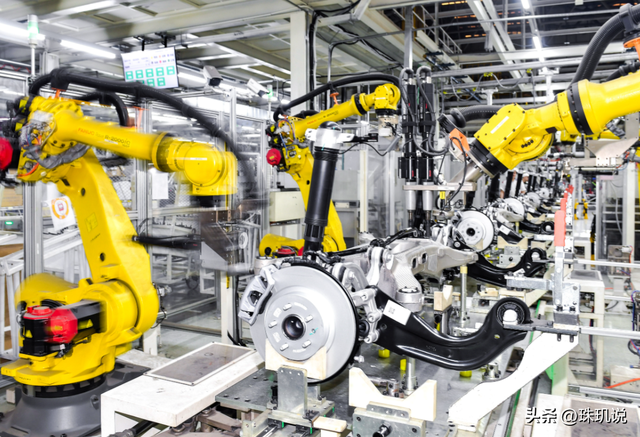 4000亿市场对决！特斯拉数据共享碾压，中国企业凭供应链场景破局