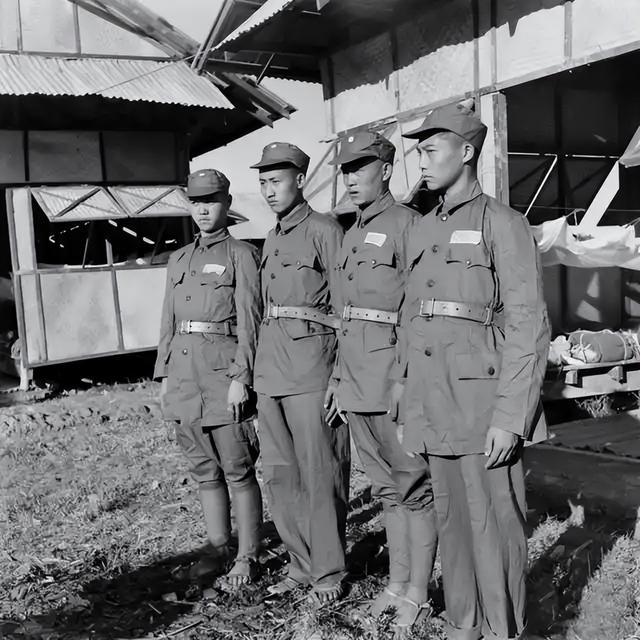国军连长率部起义，凭乞讨走完长征，1952年被主席认出，你去哪了