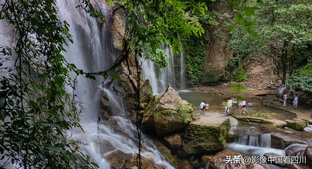 广东信宜：天马山引客来