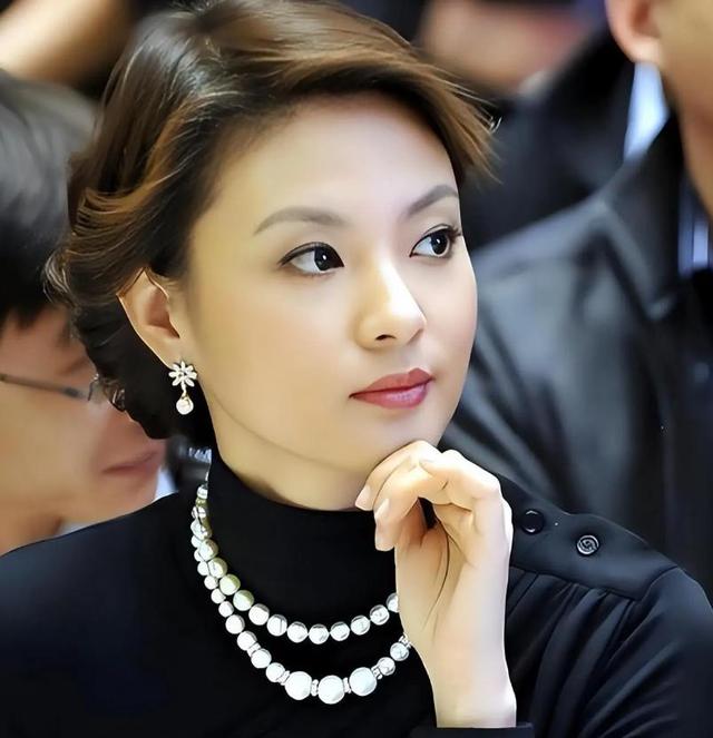 央视最惨女主持，男友死缓、丈夫入狱，如今48岁又被释永信牵连