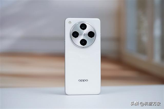 天玑9500+2亿像素潜望长焦 疑似OPPO Find X9 Pro样机曝光