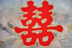 伴郎神之一拉 阻止大妈冲喜 视频中早有答案 难怪门神让他来当图片