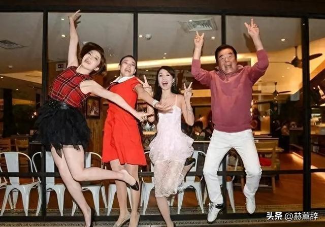 “6个老婆”同住一屋	，每人每月7万零花钱，71岁又娶第七房小娇妻