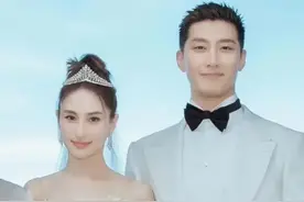 窦骁何超莲传出秘密离婚？窦骁回怼吃瓜群众：我们好得很！图片