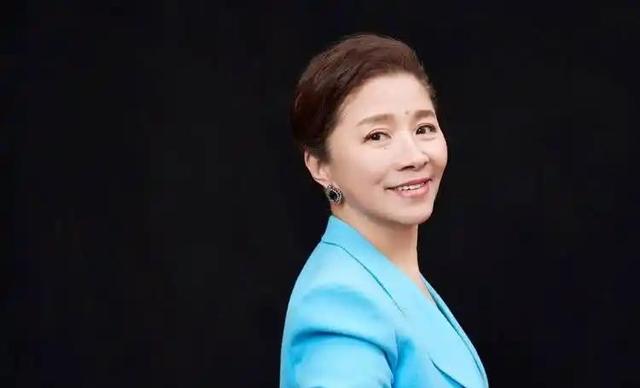 他们居然是夫妻，因戏生情恩爱41年，出演《生万物》终于红了！
