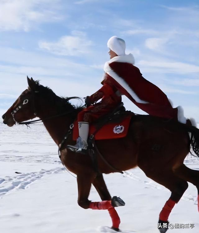 官媒锐评贺娇龙去世风波，句句一针见血	，杨振宁、成龙都是受害者